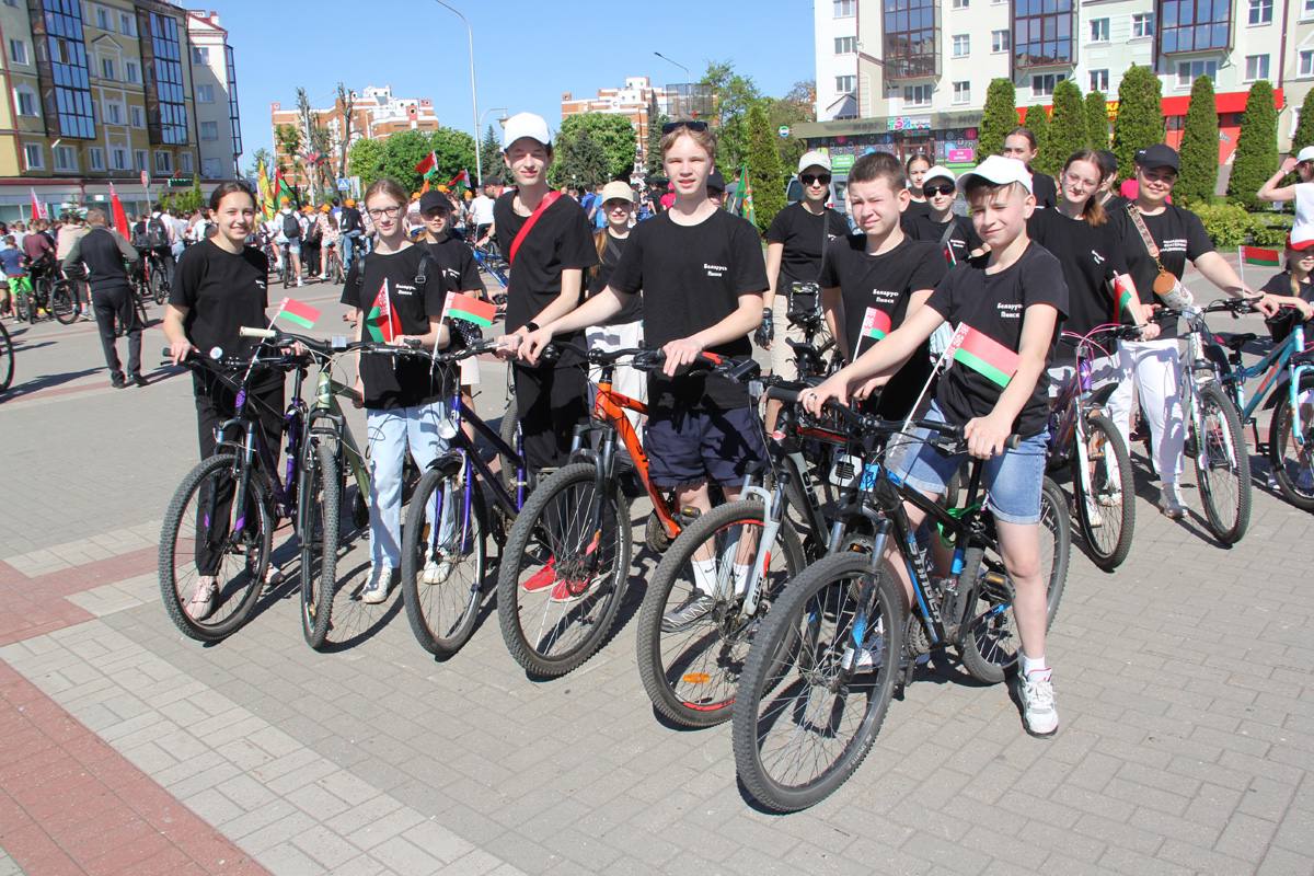 Первомайский велопробег под девизом «За мир и созидательный труд!» открыл  велосезон в Пинске - Пинское городское объединение профсоюзов